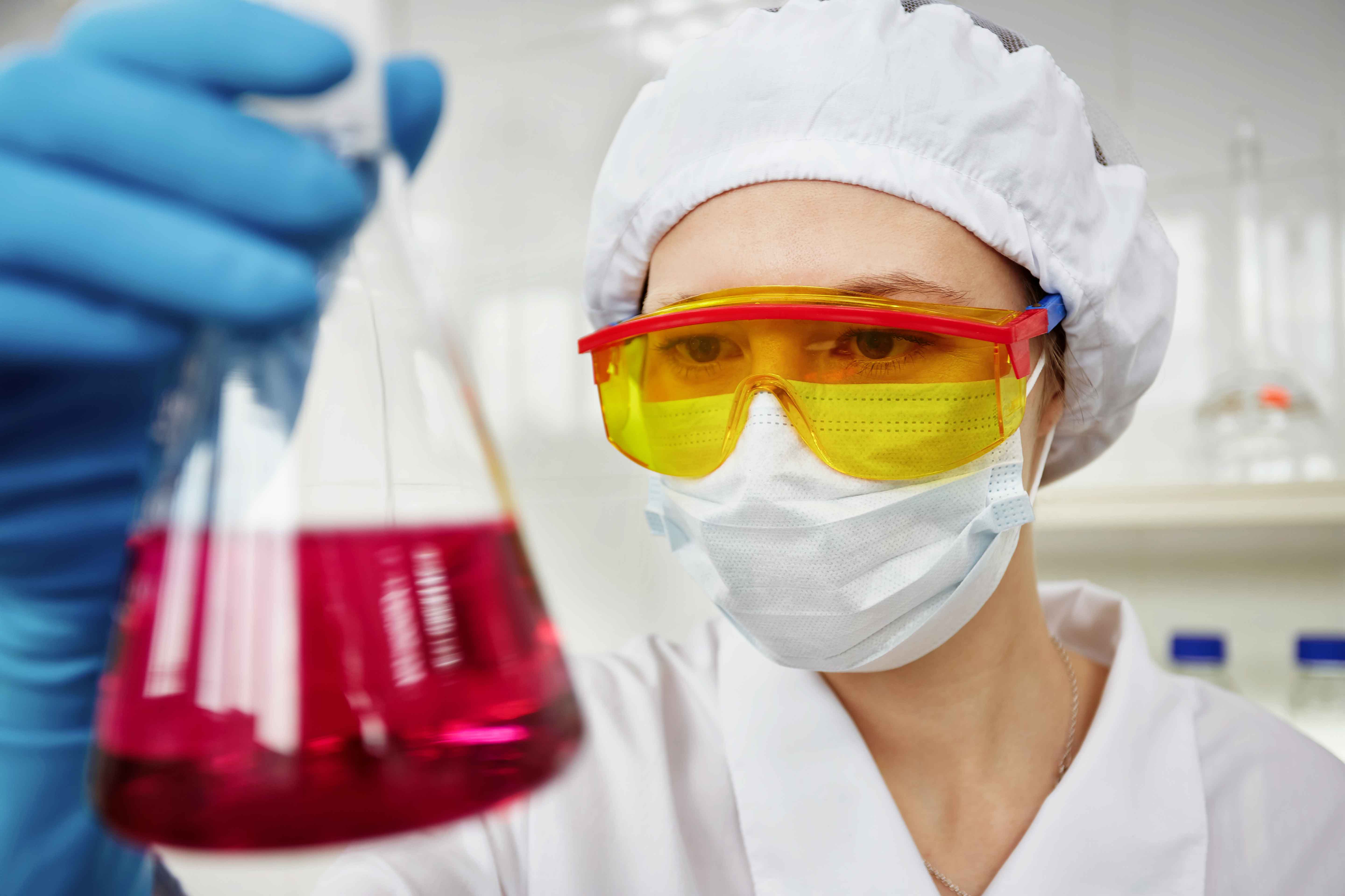 Laborüberwachte Badchemie